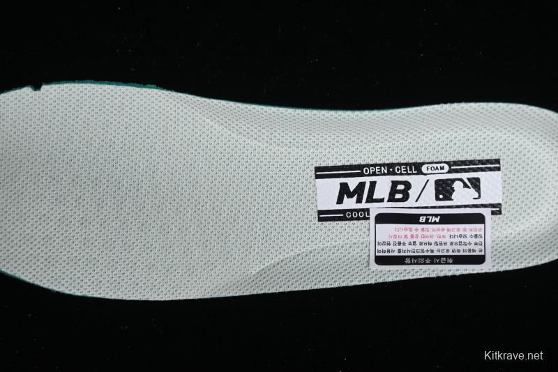 MLB Chunky Liner Basic New York Yankees Thick Sole Platform Sneakers with 6cm Height Increase - 3ASXCA12N50IVS