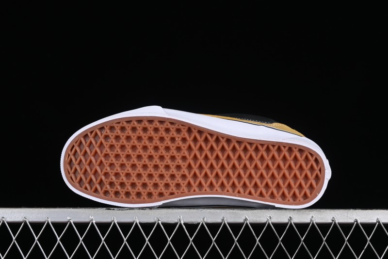 Vans Classics Knu Skool Retro Skate Shoes with Thick Tongue and Oversized Toe - VN0009QC5QJ1