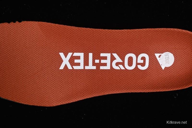 Nike ACG Mountain Fly 2 Low GTX SE Outdoor Hiking Shoes with GORE-TEX and React Foam - HF6245-003