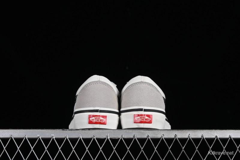 Vans Old Skool Reissue 136 Low-Top Skate Shoes with Detachable Cushioned Insole - VN000MT6KIG