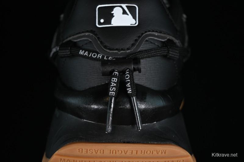 New York Yankees MLB Chunky Runner Lace Lightweight Casual Sneakers - 3ASHCRR3N50BKS