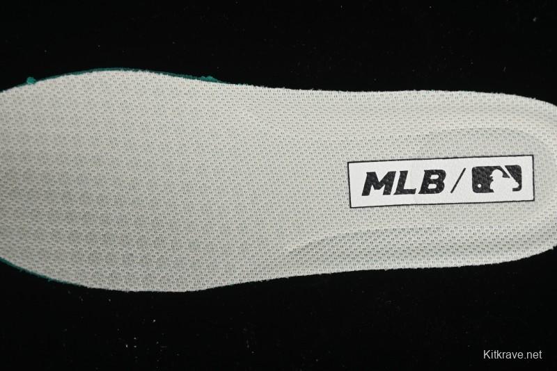 MLB Chunky Classic Base New York Yankees Lightweight Platform Casual Sneakers - 3ASXBMN4N50BKS