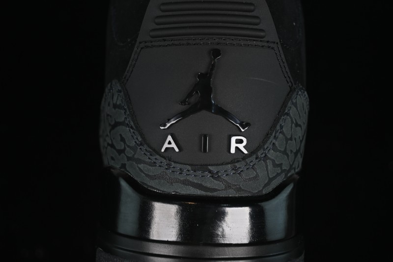 Nike Air Jordan 3 Retro Basketball Shoes in Midnight Black - CT8532-001