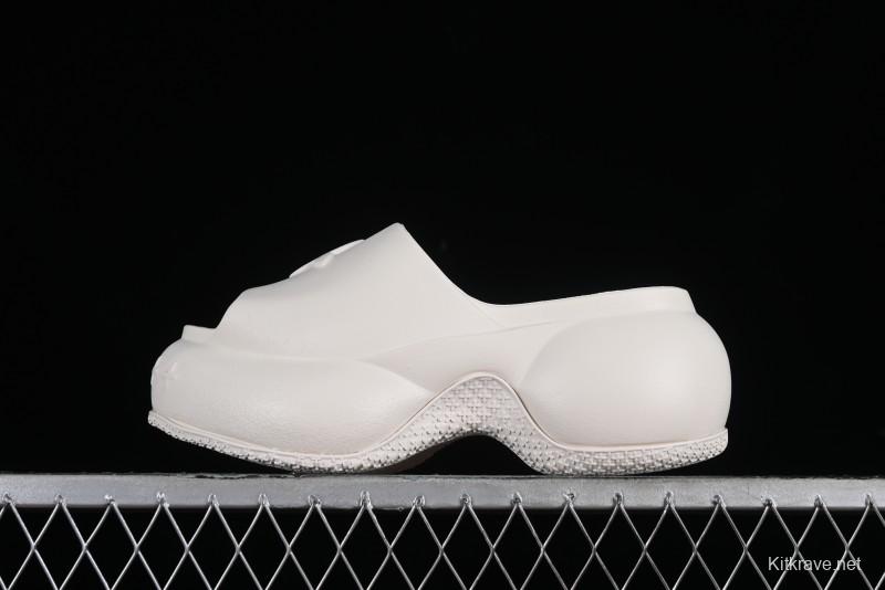 SMFK COMPASS Embossed One-Piece Platform Slides - E9066