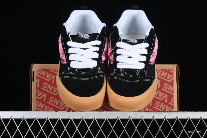 Vans Classics Knu Skool Vulcanized Skate Shoes in Black & Pink - VN0014QC0BV