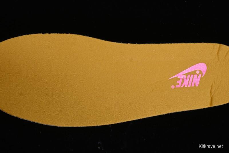 Nike Dunk Low "Just Do It" SB Low-Top Casual Skate Shoes in Coconut Milk and Pink - FD8683-700