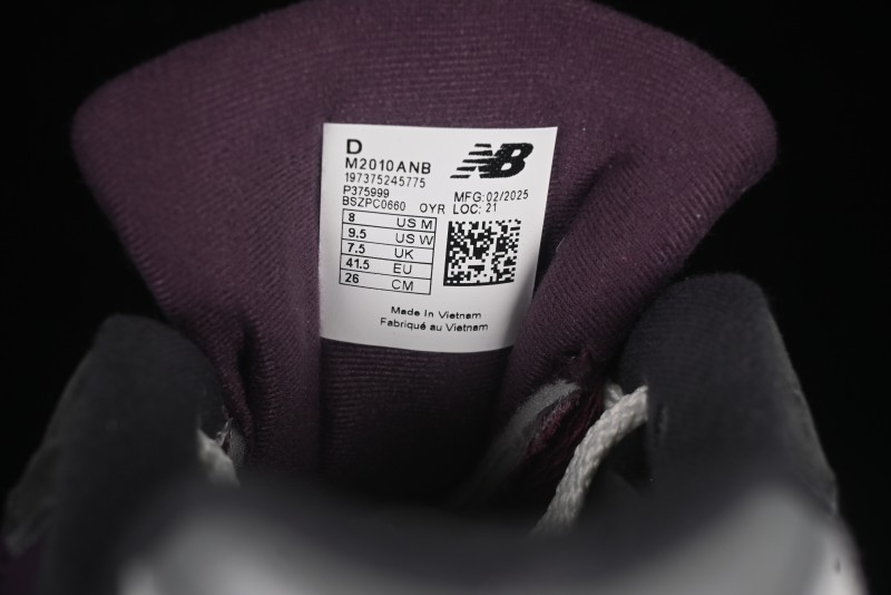 New Balance 2010 Series Retro Casual Running Shoes with Soft Suede and Nylon Mesh - M2010ANB