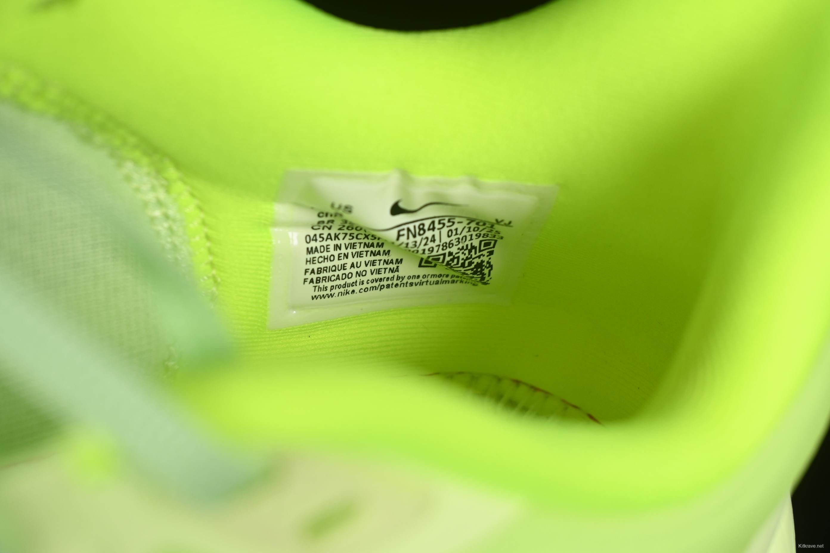 Nike Zoom Fly 6 Ultra-Bounce Lightweight Running Shoes with React Foam and Carbon Fiber Plate - FN8455-701