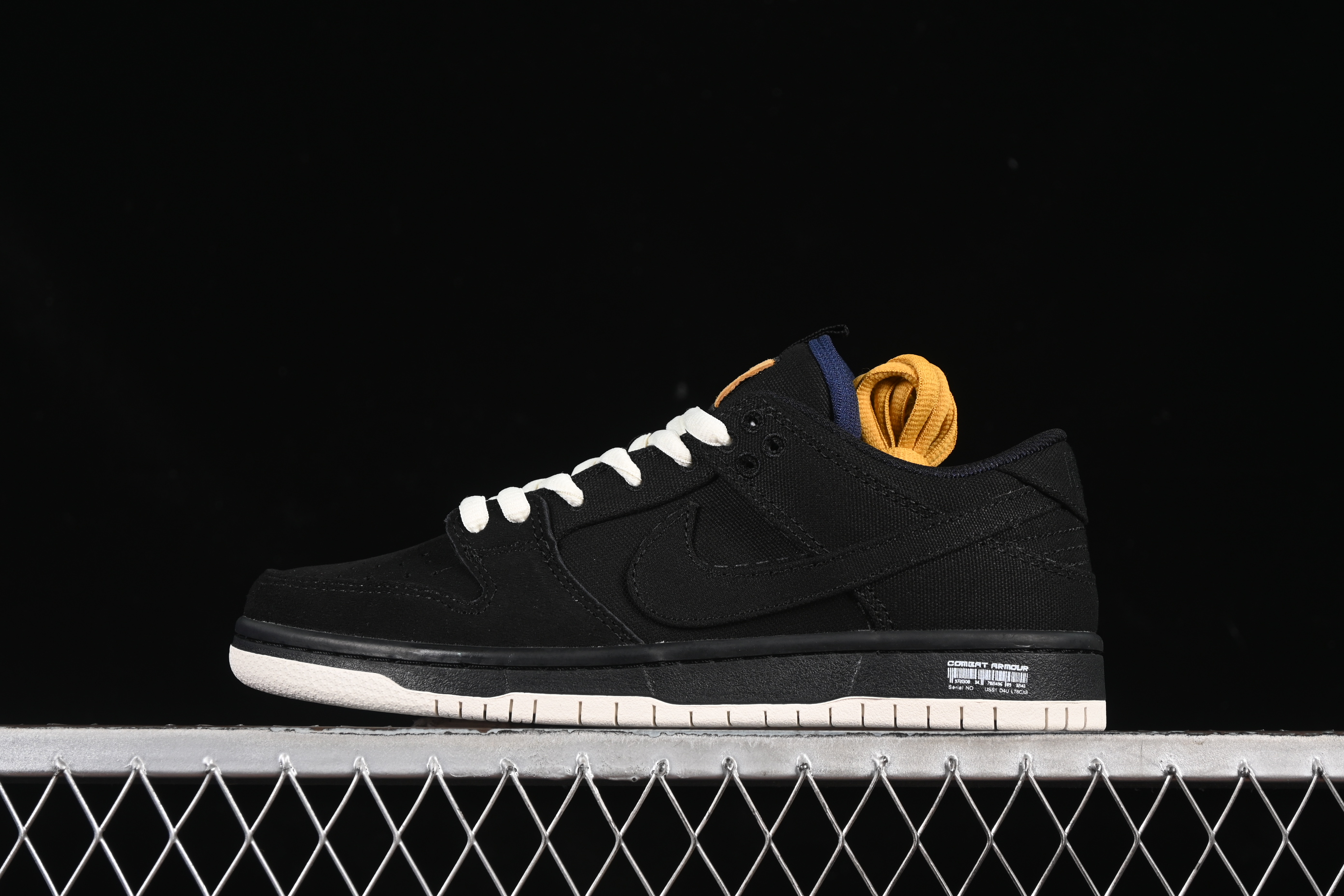 Nike SB Dunk Low Black Hole Low-Top Skateboarding Shoes - DX6775-400