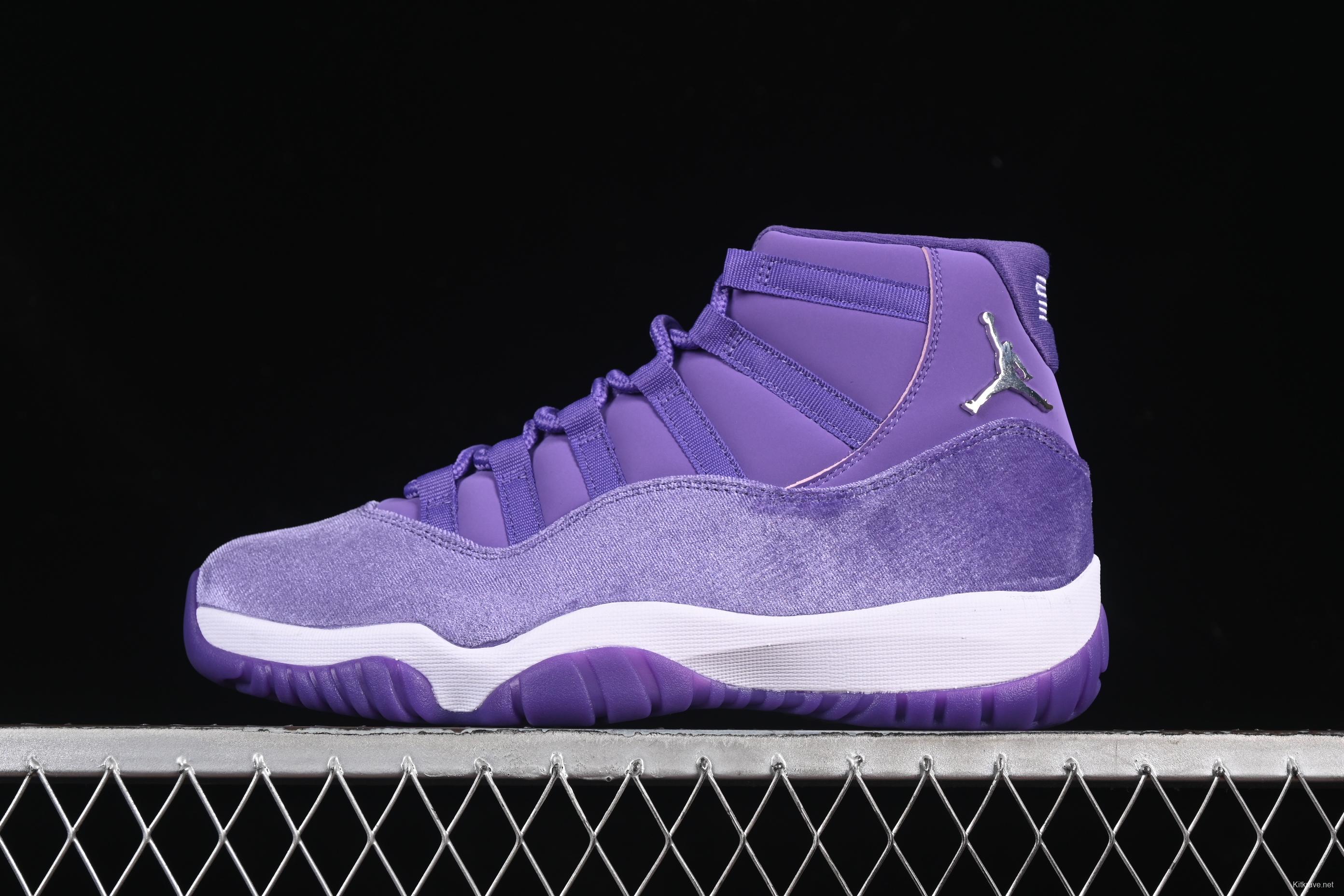 Nike Air Jordan 11 Retro CT8012-555 Basketball Shoes in Lavender Corduroy