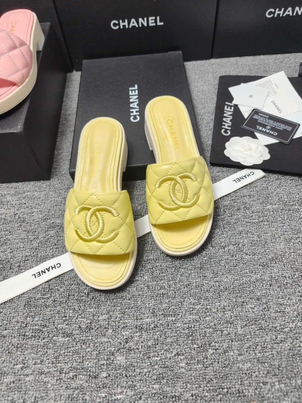 2025 Women Chanel Yellow Leather Slippers LY00250