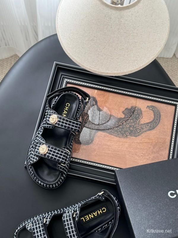 2025 Women Chanel Black Leather Sandals LY00320