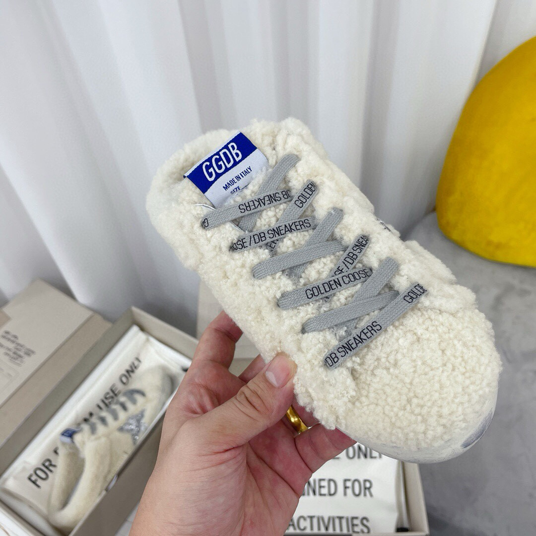 2024 Slippers GGDB White Shearling Star MJ00280