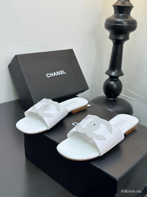 2025 Women Chanel White Leather Slippers