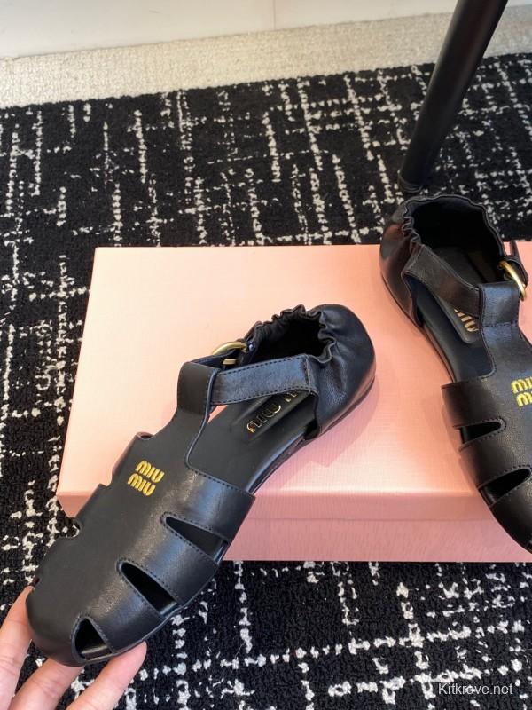 2025 Women Miu Miu Black Leather Flat Roman Sandals