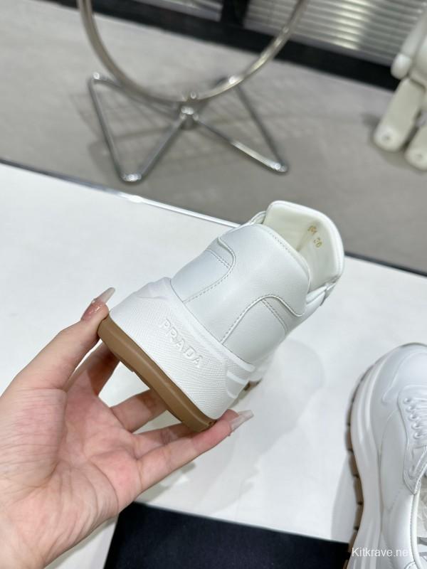 2025 Women Prada White Cow Leather Lambskin Sneakers KFY00310