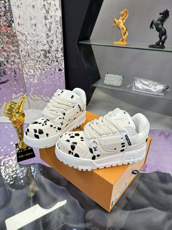 2024 Women Louis Vuitton White Black Leather Sneakers