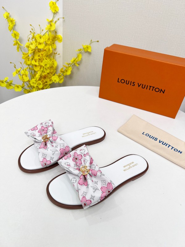 2025 Women Louis Vuitton White Pink Leather Slippers LY00190