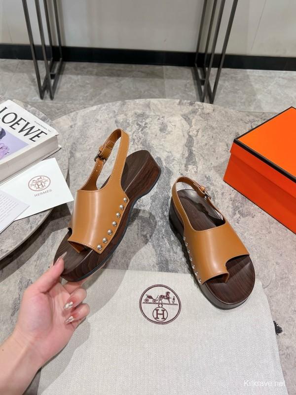 2025 Women Hermès Brown Leather Sandals KFY00250