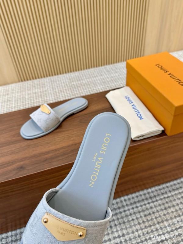 2025 Women Louis Vuitton Light Grey Canvas Slippers LY00200