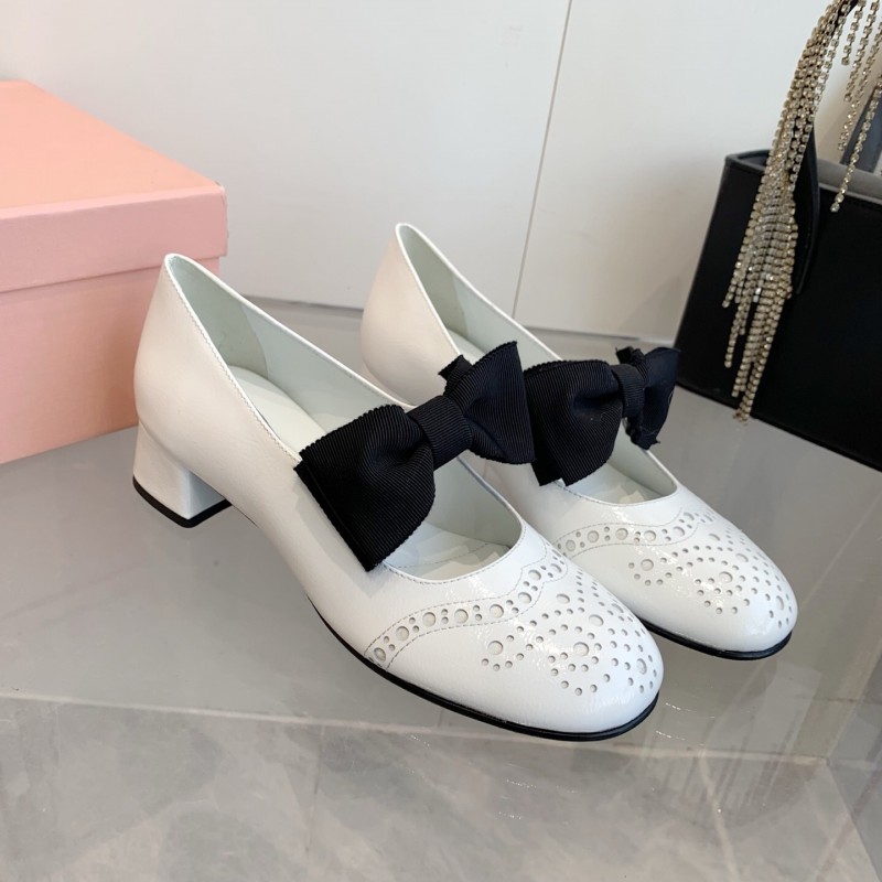2025 Women Miu Miu White Leather Mary Jane Brogue Bow KFY00280