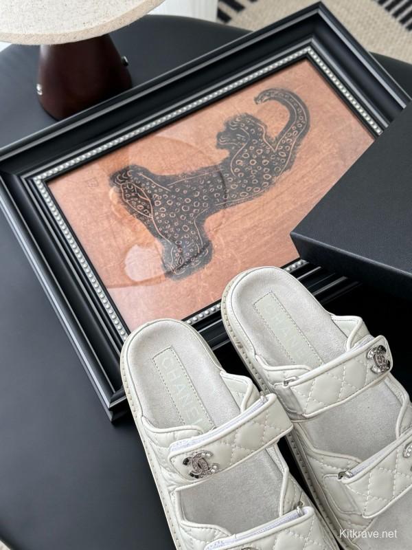 2025 Women Chanel White Leather Sandals LY00310
