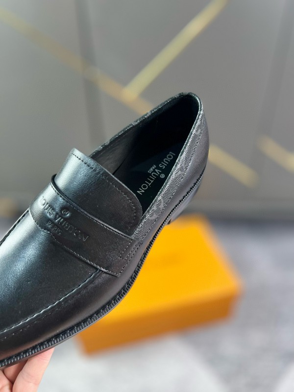 2024 Men Louis Vuitton Black Leather Formal Shoes MJ00290
