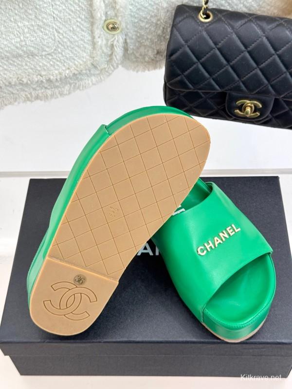 2025 Slippers Chanel Green Leather Slippers