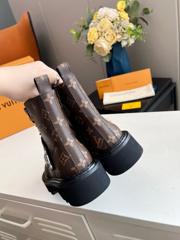 2024 Women Louis Vuitton Brown Black Leather Ankle Boots MJ00310
