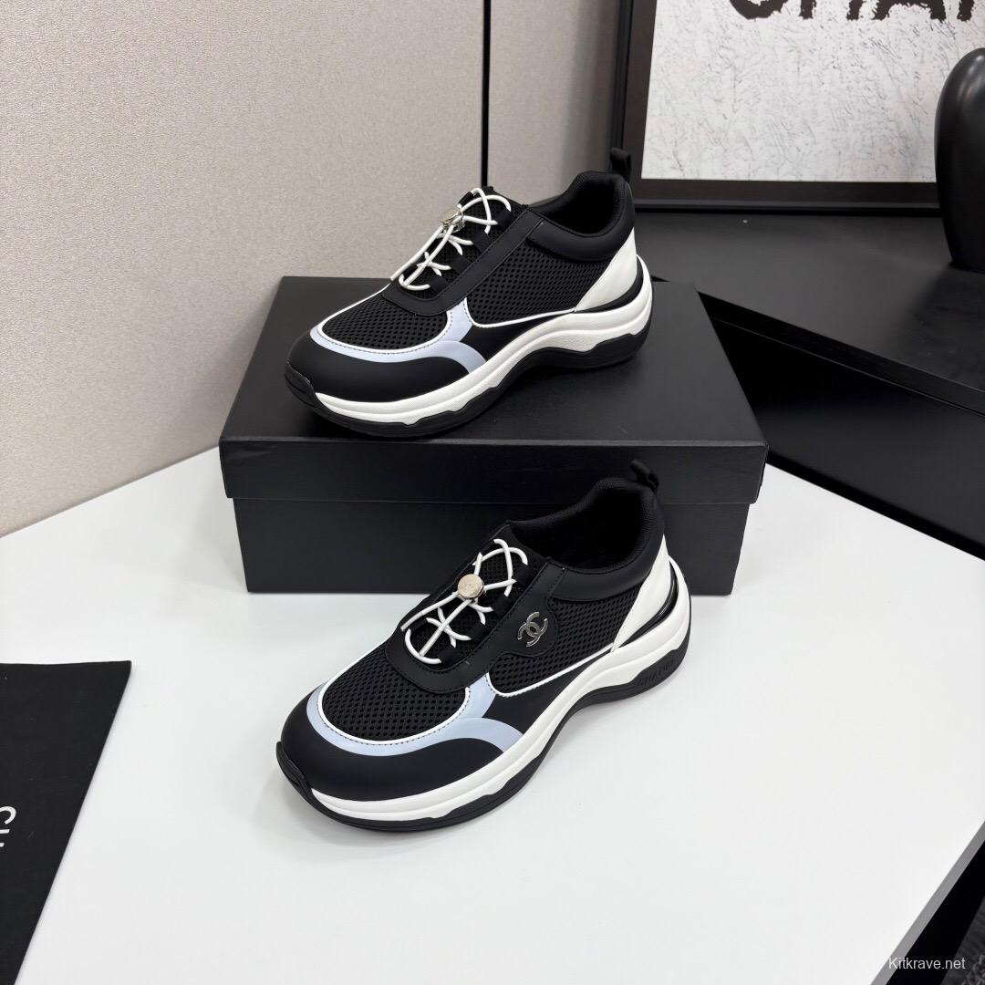 2025 Unisex Chanel Black White Silk Cowhide Sneakers Classic Embroidery