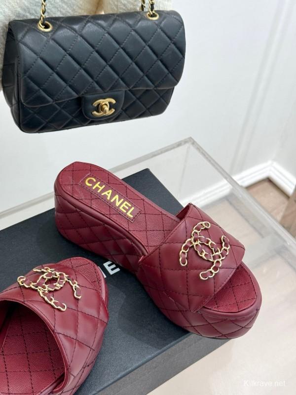 2025 Women Chanel Burgundy Leather Slippers Quilted Double C