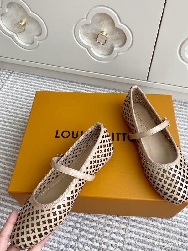 2025 Women Louis Vuitton Beige Leather Ballet Flat Laser Cut KFY00310