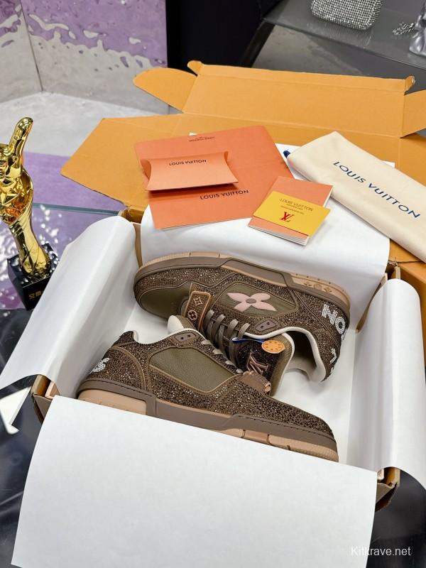 2025 Unisex Louis Vuitton Brown Khaki Leather Fabric Plimsolls Beading AS00400