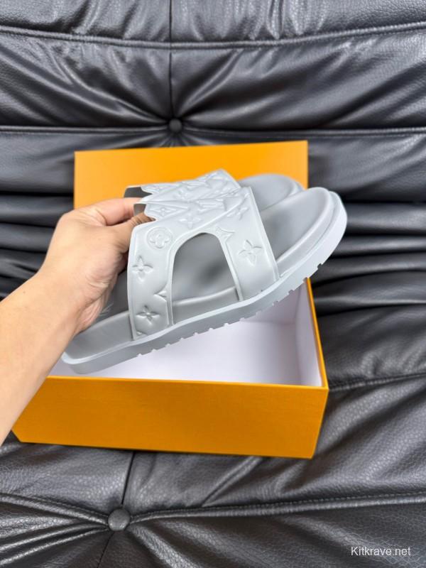 2025 Men Louis Vuitton White Rubber Slippers AS00180