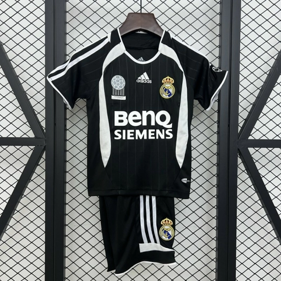 06/07 Kids Real Madrid Away Size 16-28 Jersey