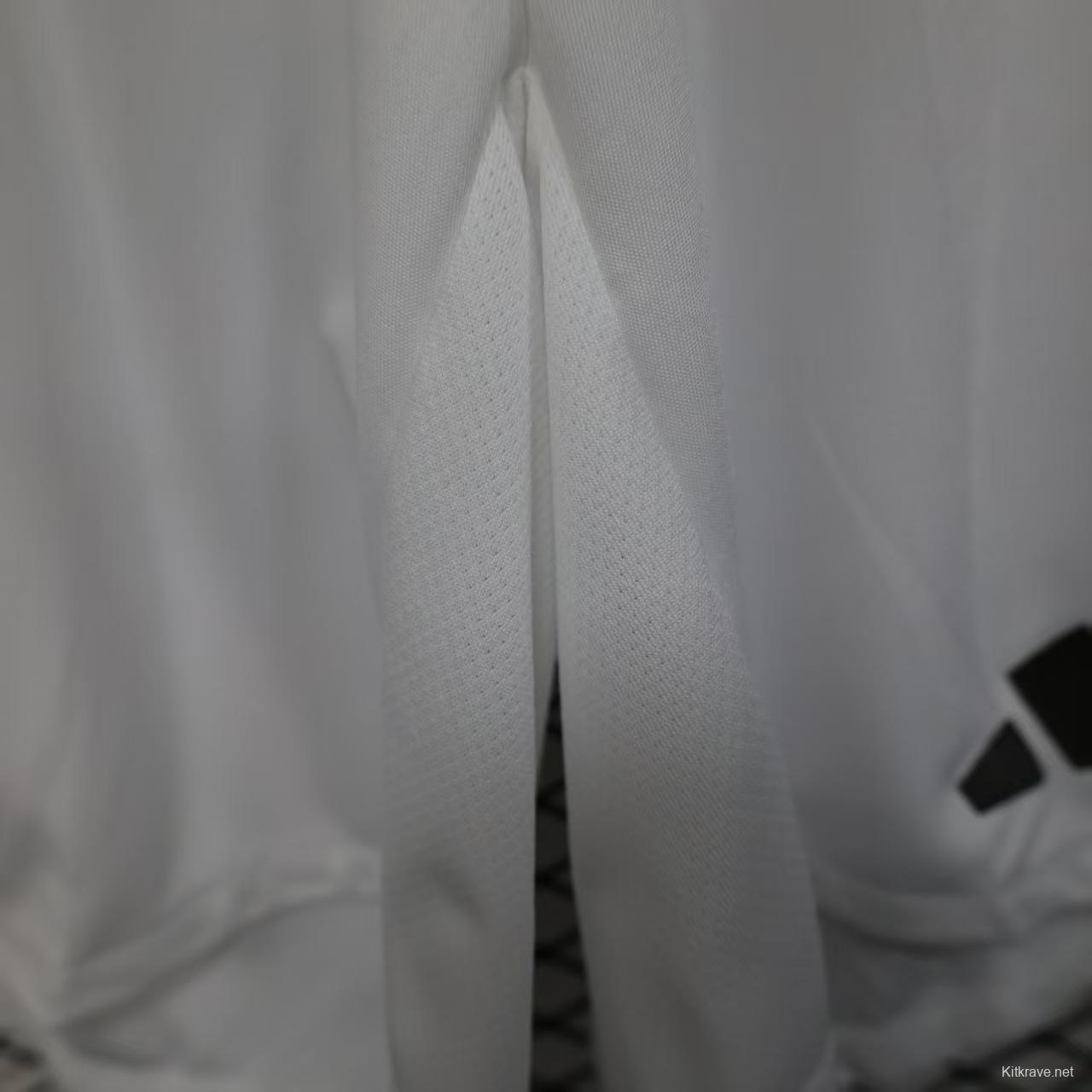 Player Version 25/26 Real Madrid Home Shorts