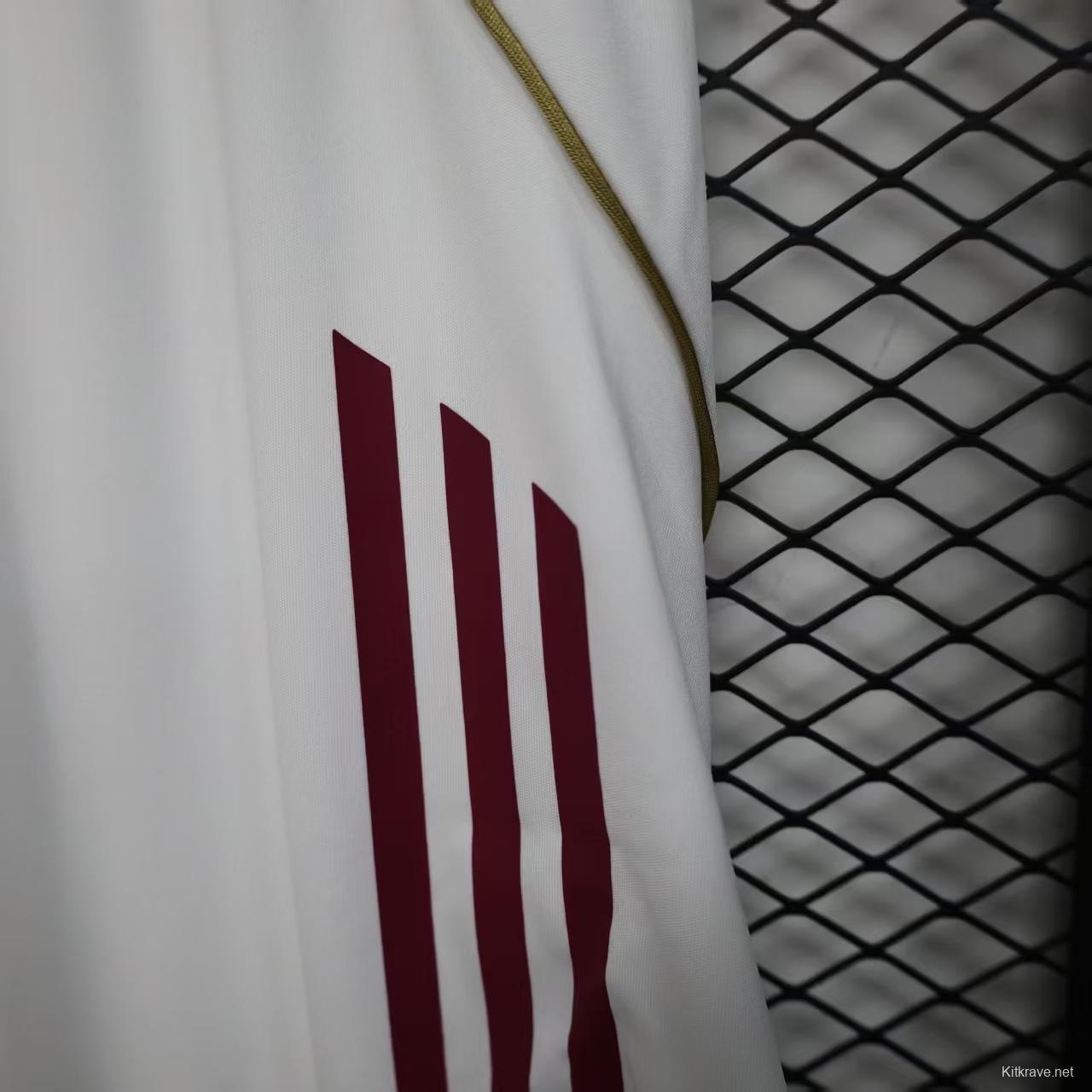 Player Version 25/26 Aston Villa White Shorts