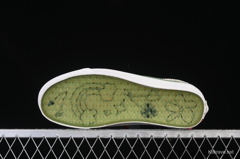 Vans Old Skool Low Top Casual Skate Shoes - VN000EGYCRM