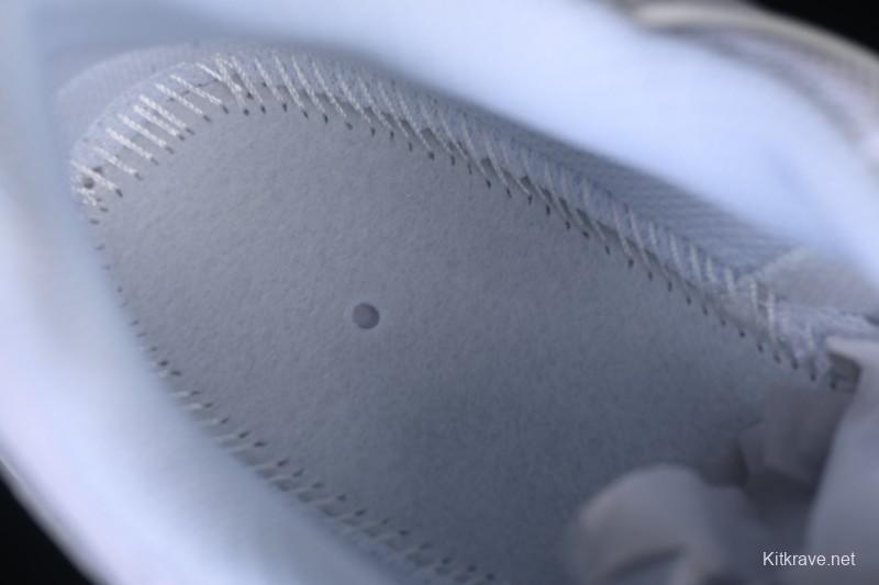 Nike Air Max 95 Retro Cushioned Running Shoes with Air Sole - CT1268-100