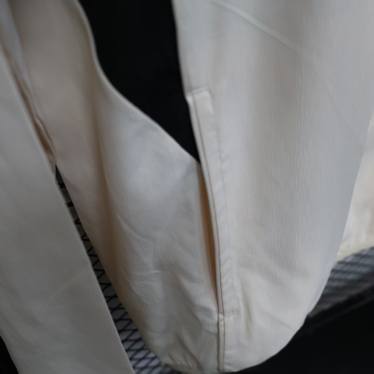 25/26 Liverpool White Windbreaker (with Inner Lining)