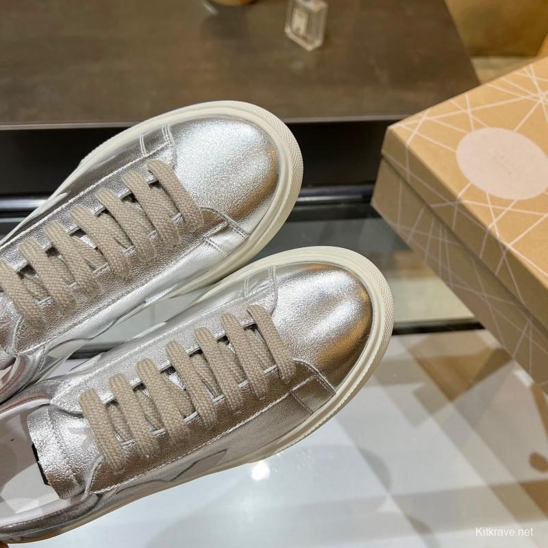 VEJA Classic White Sneakers V Logo Lace-Up Retro Flat Platform Casual Sports Shoes - LY00220/LY00230