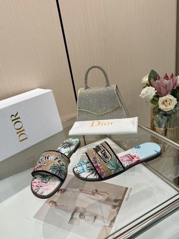 Dior 2025 SS CD Embroidered Monogram Slippers with Sheepskin Lining - LY00200