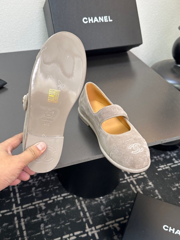 Chanel Quilted Design Slip-On Sandals - KFY00280