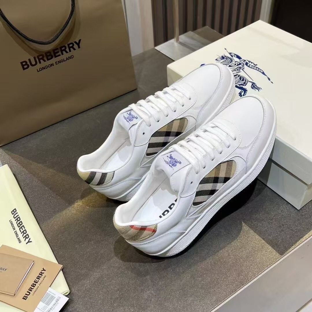 Burberry 2025/SS Italian-Made Sneakers with Equestrian Knight Label - KFY00300