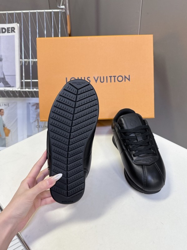 Louis Vuitton 2025 SS Pharrell Williams Collaboration Thick Sole Sneakers Retro Running Shoes - KFY00380/KFY00390