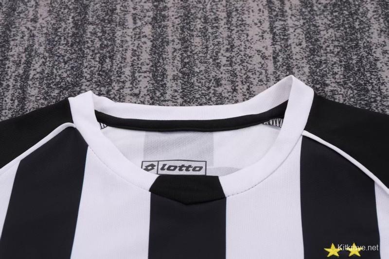 Retro Kids 02/03 Juventus Black White Home Jersey
