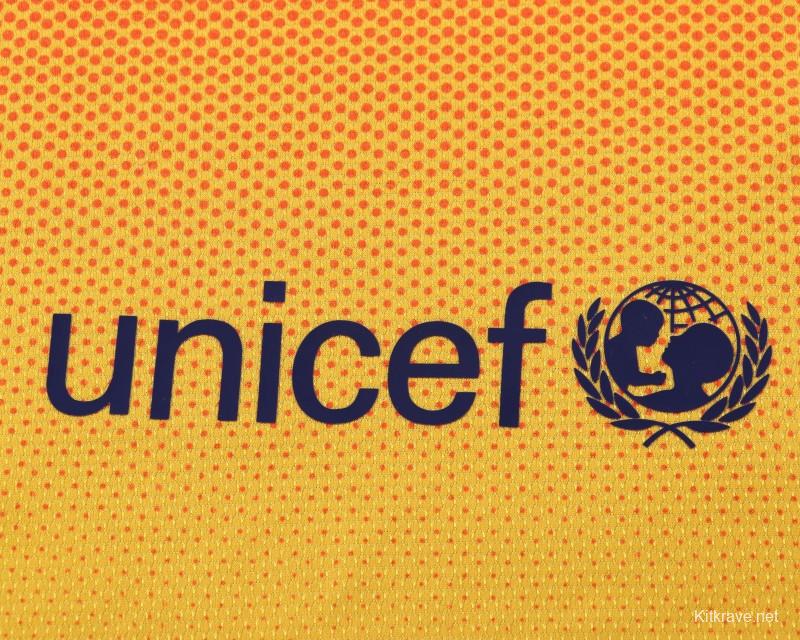 Retro Kids 12/13 FC Barcelona Away Jersey