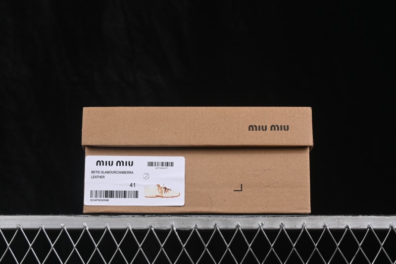 MiuMiu x New Balance 530 Retro Running Shoes with Deconstructed Design and Dual Laces - AJD4
