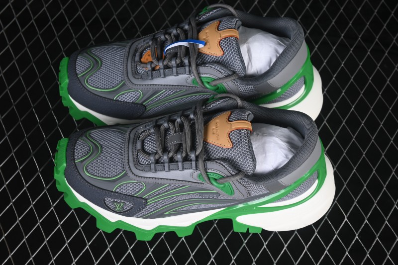Louis Vuitton Tatic Runner Retro Chunky Dad Sneakers - GREEN