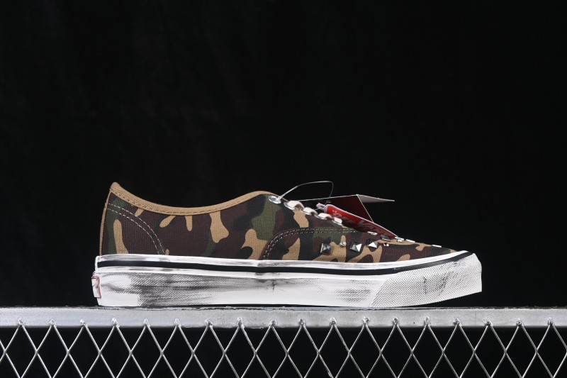 Vans Authentic 44 Low Top Vulcanized Skate Shoes - VN000D9NWVD